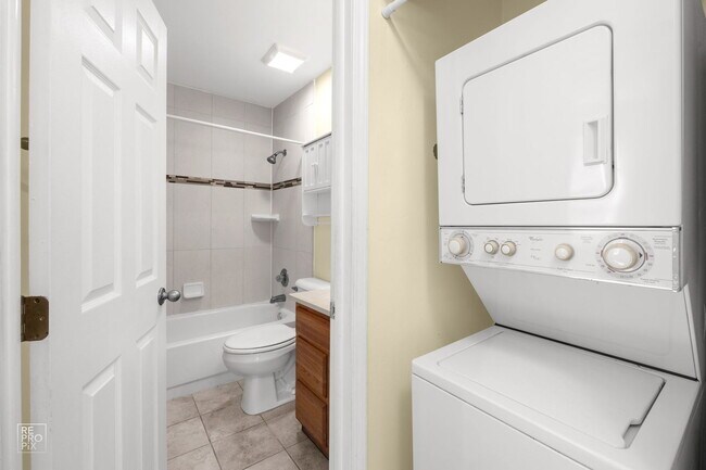 Building Photo - 1030 Brunswick Harbor