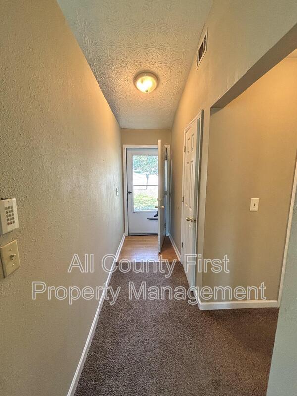 Building Photo - 2990 Rossburn Ct