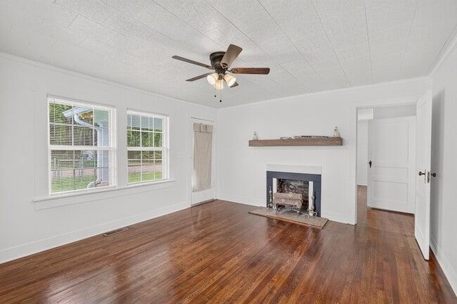 Building Photo - 110 Woodcraft Dr