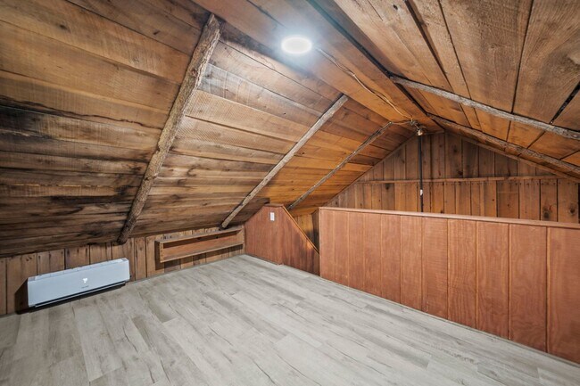 Building Photo - Move-In Special Available! Charming Cabin with Modern Finishes!