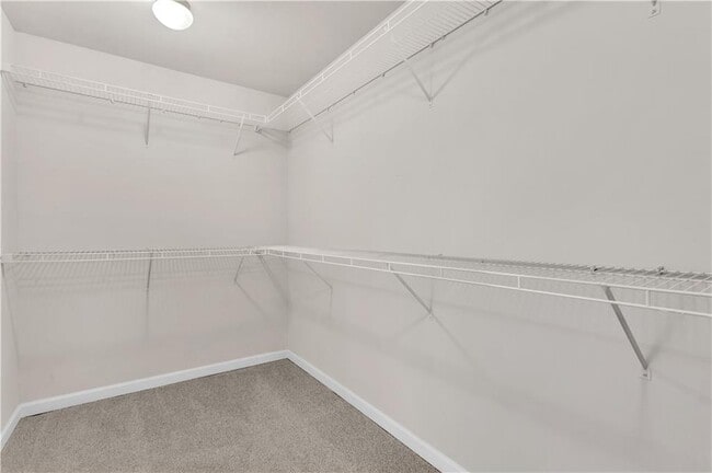 Building Photo - 4488 Ravenwood Dr