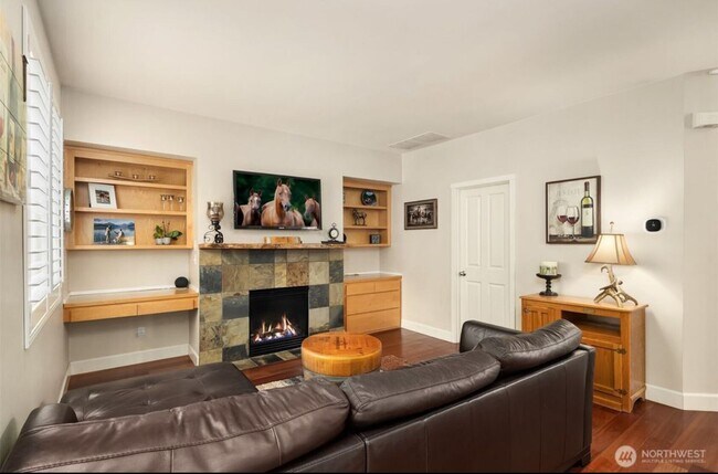 Building Photo - Beautiful Maple Ridge Highlands Home in Ma...