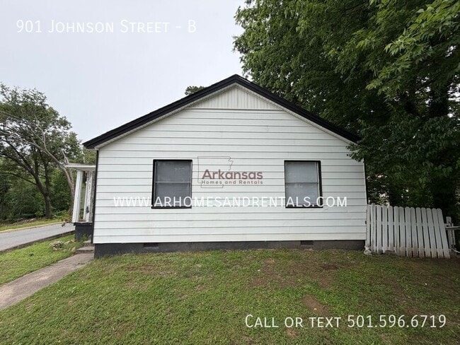Building Photo - 901 Johnson St