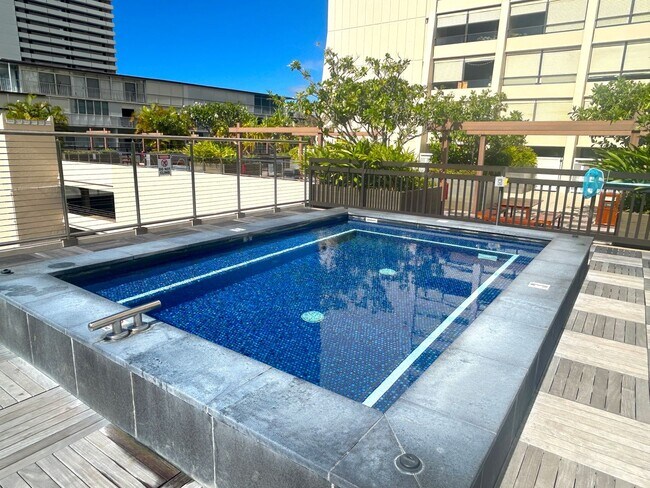 Building Photo - Available Now - High Floor Studio Apartmen...
