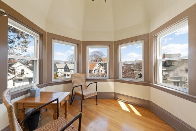 Building Photo - 42 Greenleaf St