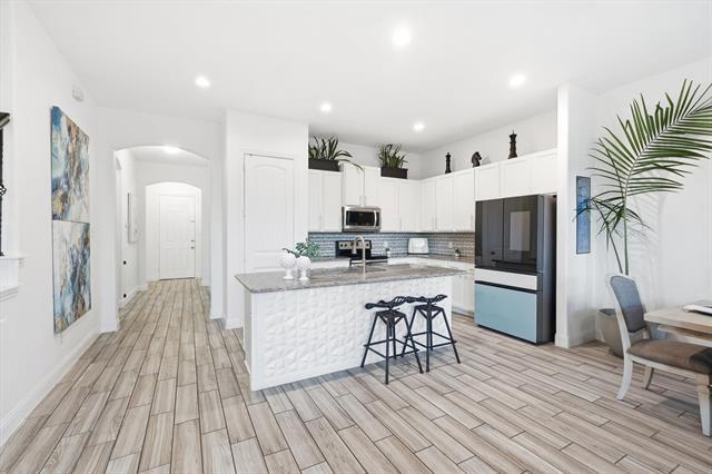 Building Photo - 234 Lindenwood Ave