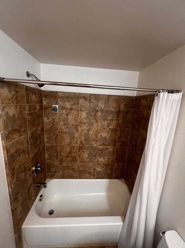 Building Photo - 2 bedroom 2 bath in Concord