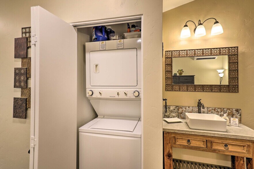 Building Photo - 4859 S Lincoln Ridge Dr