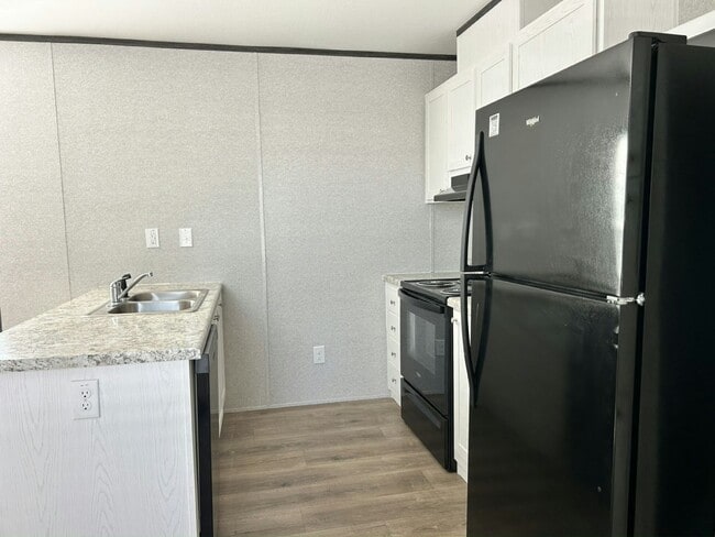 Building Photo - 5537 Our Ln