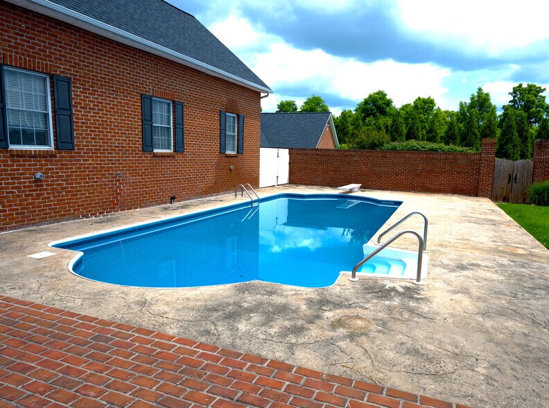 Pool Area off Family Room - 1495 Merrimans Ln