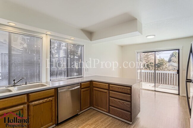 Building Photo - 16050 SW Old Oak Dr
