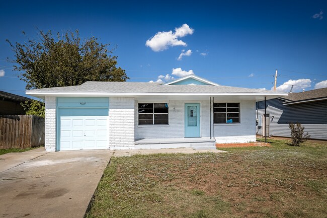 Primary Photo - 4659 NW Ozmun Ave