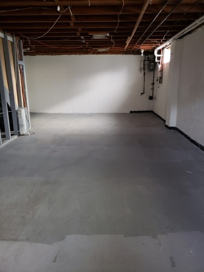 Building Photo - Beautiful 3 bedroom 1.5 Bathroom unit located within East Pennsboro Area School District