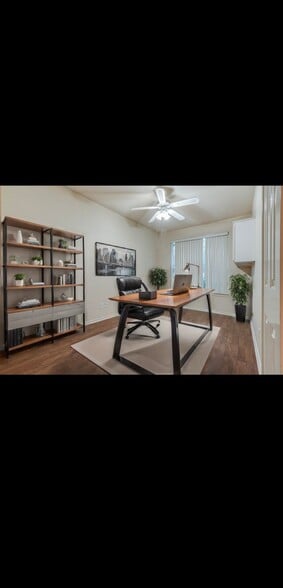 Building Photo - 3035 Fall Crest Dr