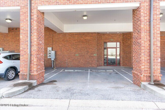 Building Photo - 10605 Meeting St