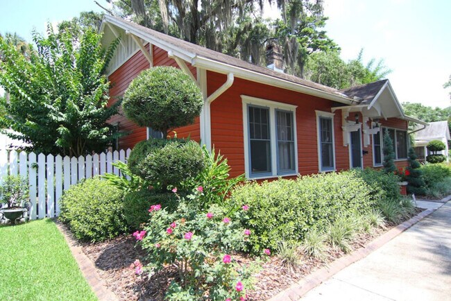 Building Photo - 305 NE 4 St