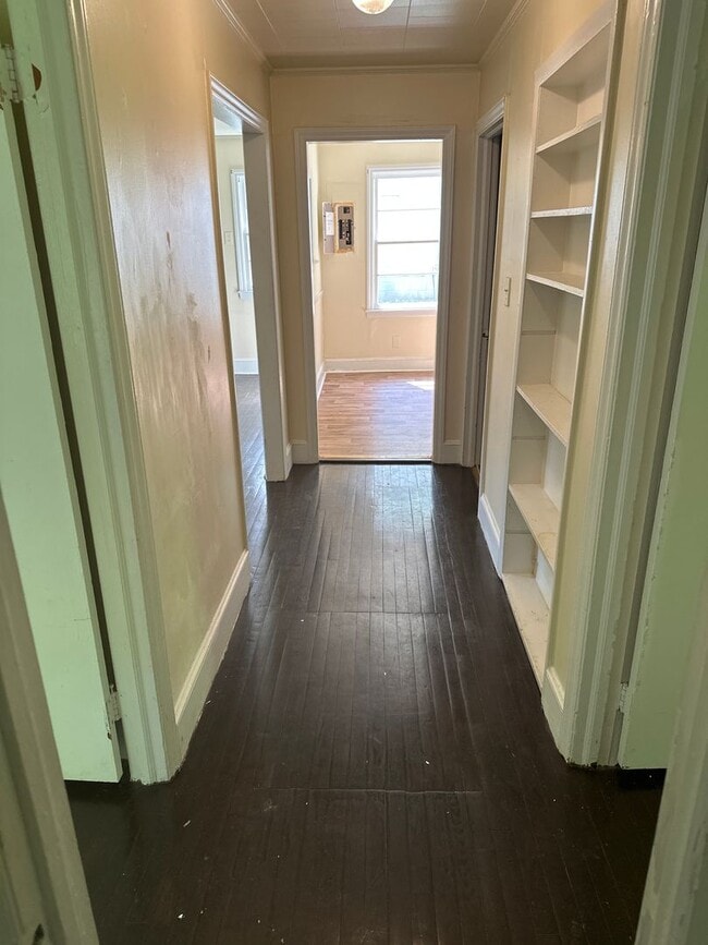 Building Photo - Charming 3 bedroom, 1 bathroom home availa...