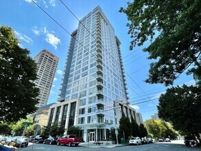 Building Photo - Great Condo For Rent