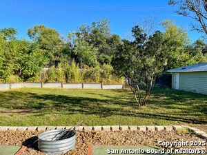 Building Photo - 1041 Ivy Ln