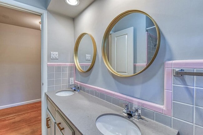 Building Photo - 1221 Cruce St