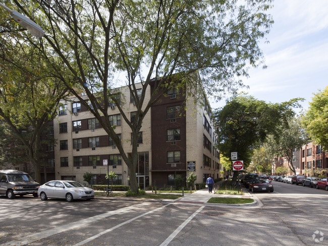 Building Photo - 5750 N Kenmore Ave