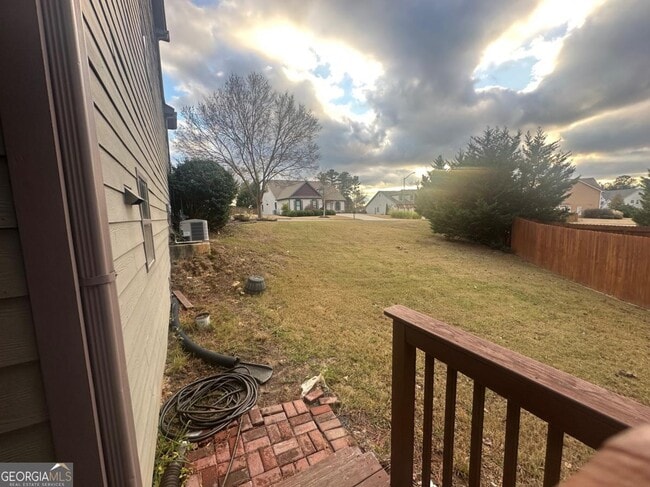 Building Photo - 61 Longwood Ct