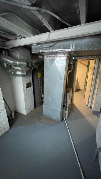 Building Photo - 2311 Grandview Ave