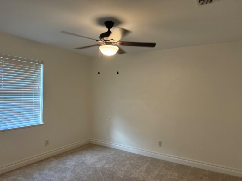 Building Photo - 1302 Blueridge Pkwy