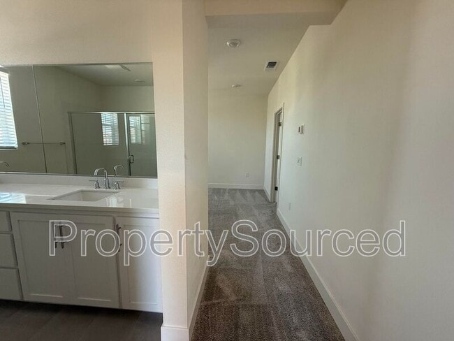 Building Photo - 2044 Daimler St