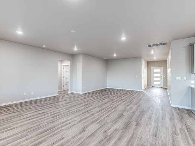 Building Photo - Beautiful brand new home + Deer Creek Scho...