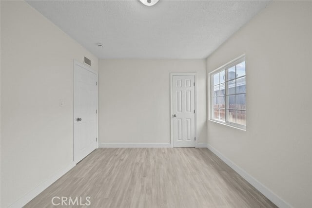 Building Photo - 5040 N Lyman Ave