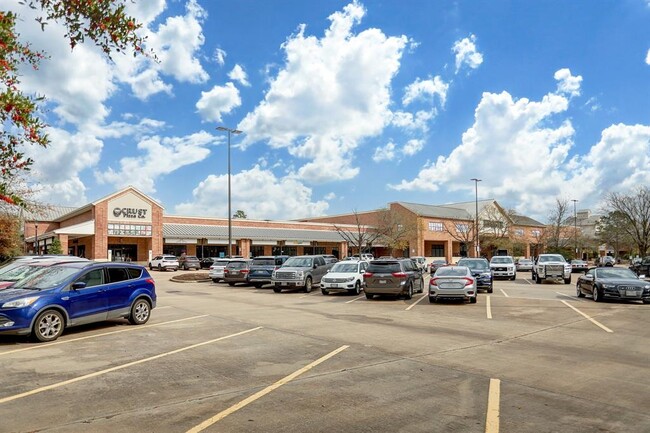 Building Photo - 8051 Bay Branch Dr