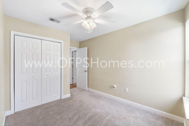 Building Photo - 1717 Bennetts End