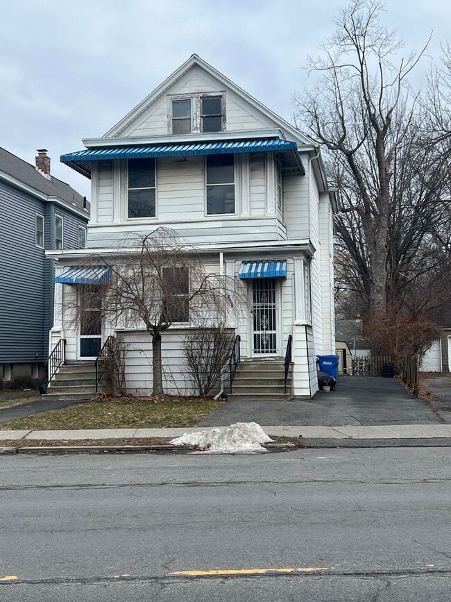 Building Photo - 315 New Scotland Ave