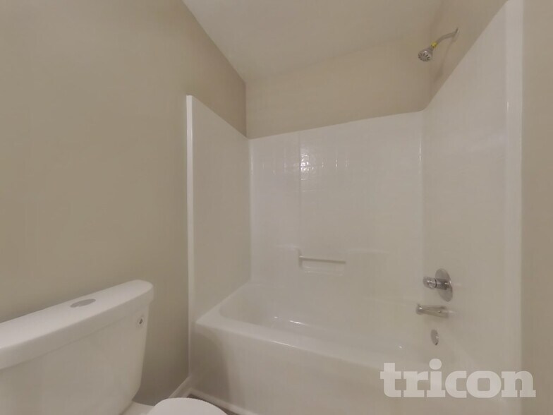 Building Photo - 111 Bethany Manor Dr