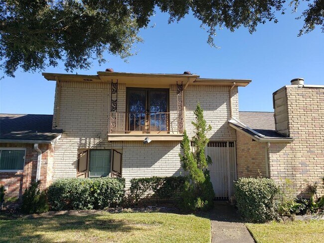 Building Photo - 12821 Clarewood Dr