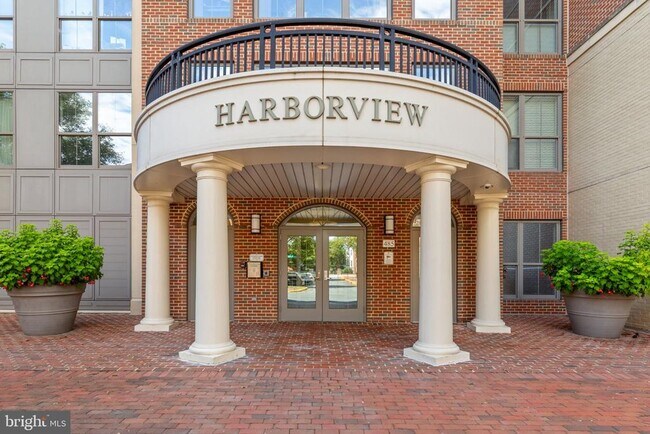 Building Photo - 485 Harbor Side St
