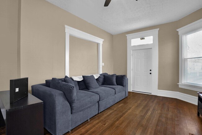 Building Photo - 498 S Ohio Ave