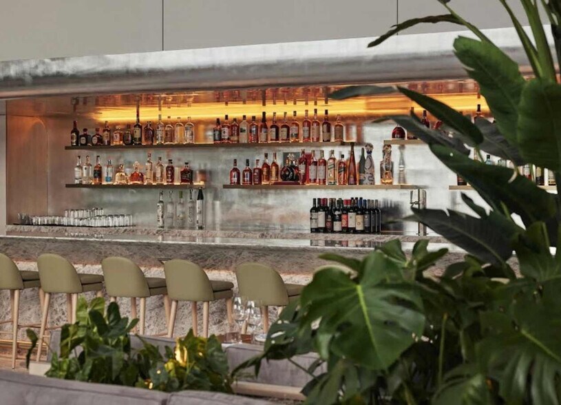 Building Photo - 1395 Brickell Ave