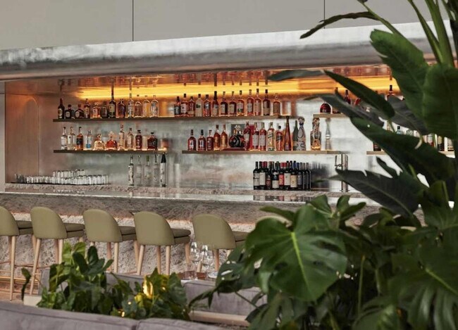 Building Photo - 1395 Brickell Bay Dr