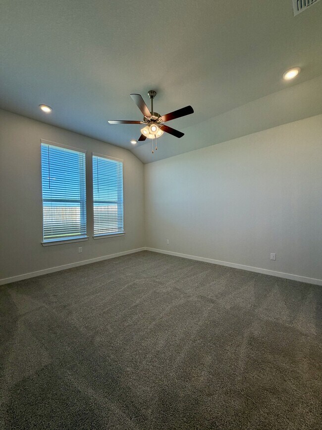 Building Photo - 14427 Inspiration Pt