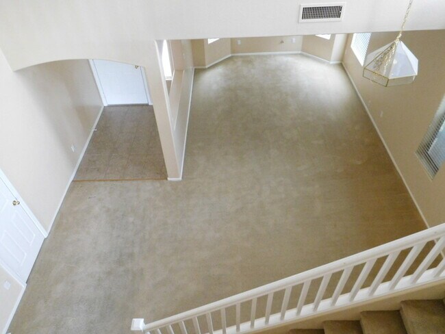 Building Photo - Huge 2700 SFT, Golf-view Community in Villages at Queen Creek!