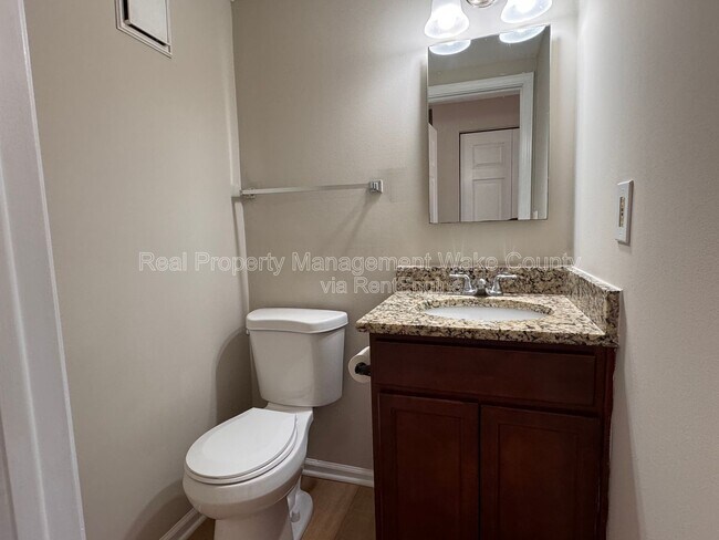 Building Photo - 104 Benedict Ln