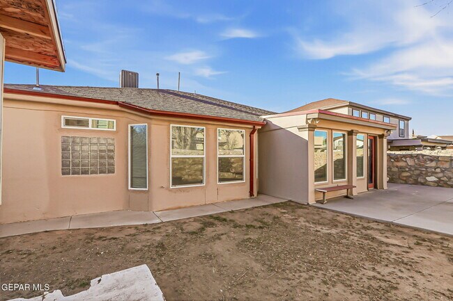 Building Photo - 3132 Tierra Lima Dr
