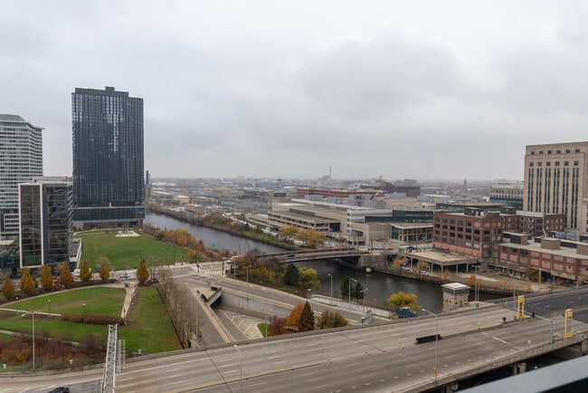 Building Photo - 235 W Van Buren St