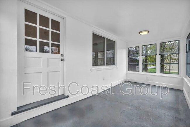 Building Photo - 12931 Fruitside Rd