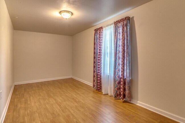 Building Photo - 1559 US-90