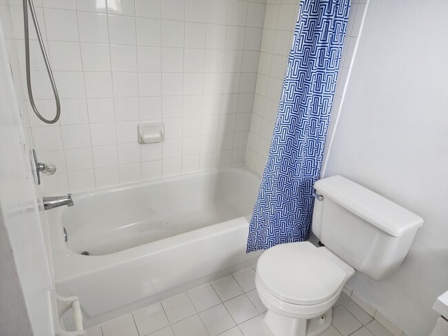 Building Photo - 8561 SW 109th Ave