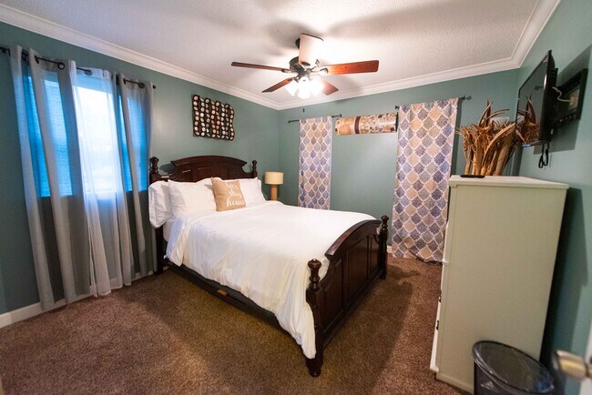 Building Photo - 2200 Romine Rd