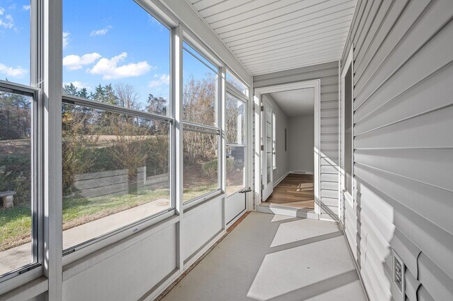 Building Photo - 419 Horizon Dr